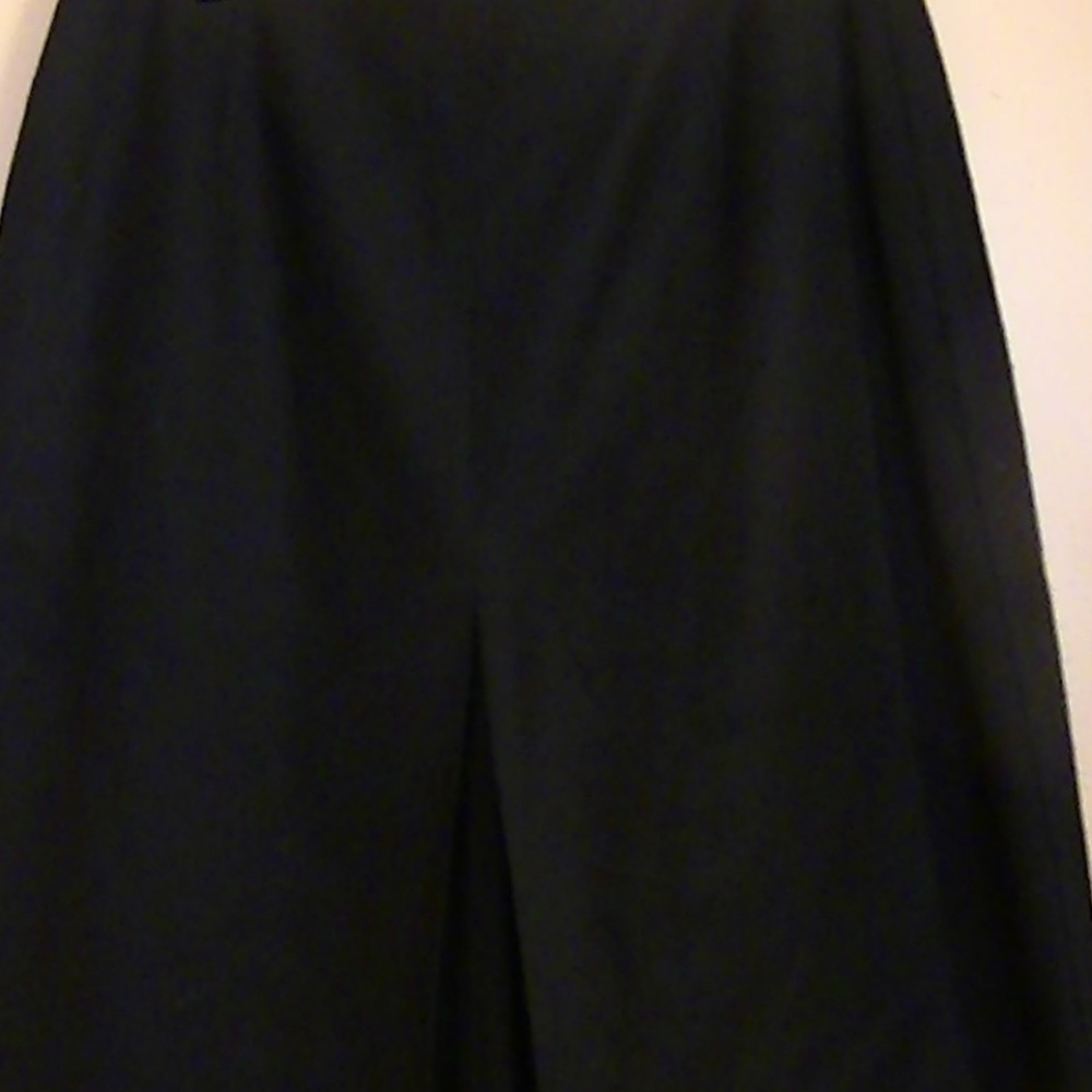 Levine Classics  EUC 100% Wool size 10 kick pleat